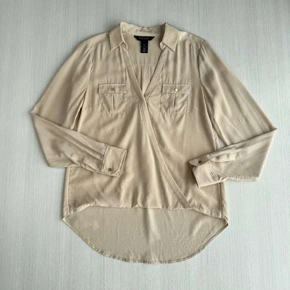 WHBM Silk Utility Blouse Size 4 Tan Long Sleeve Surplice V Neck High Low Casual - Picture 3 of 14